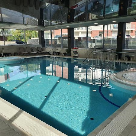 Apartament Szafir W Budynku Basenowym Morska Klifowa Rewal Exterior foto