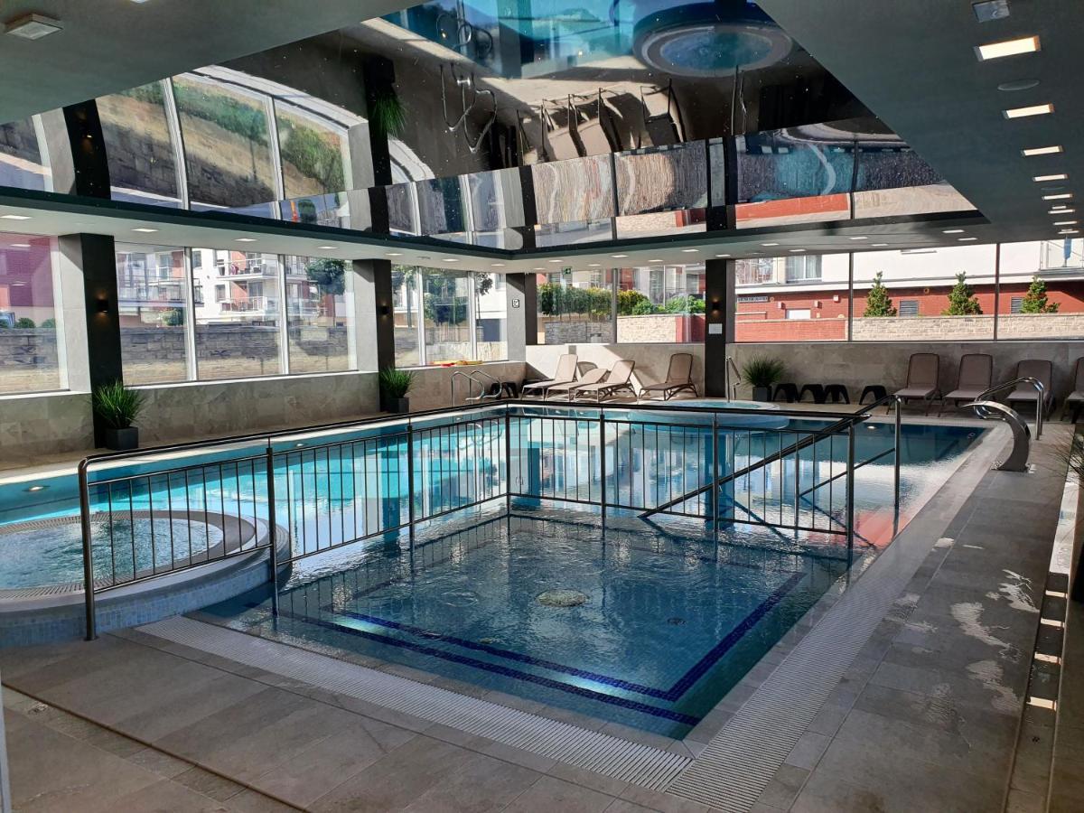 Apartament Szafir W Budynku Basenowym Morska Klifowa Rewal Exterior foto